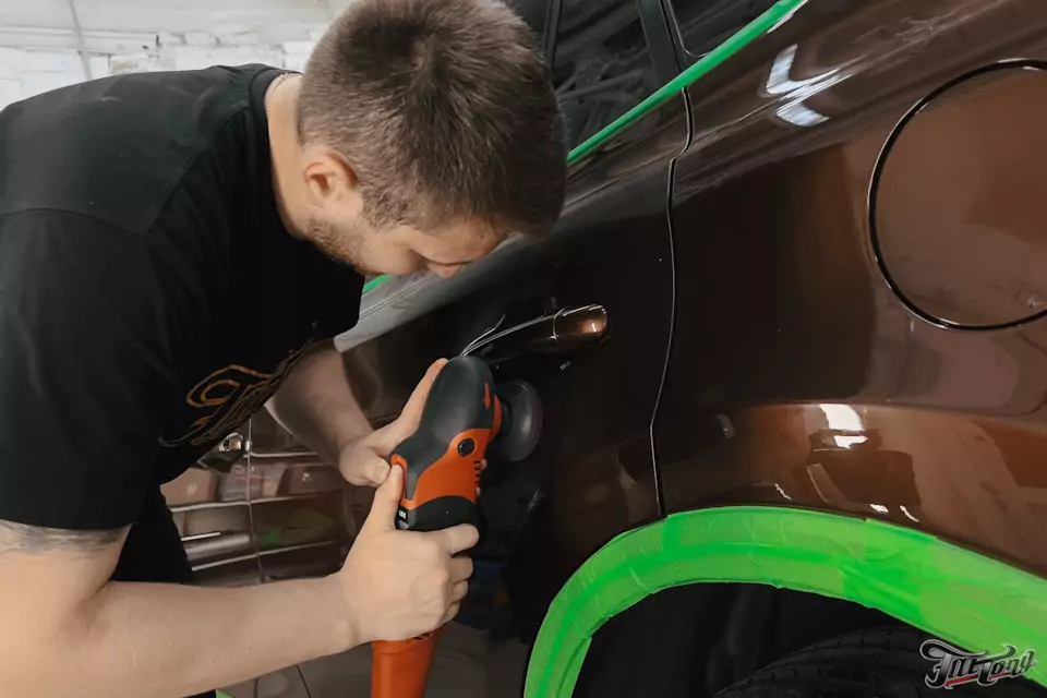 Предпродажная подготовка Toyota RAV4 в отделе детейлинга
